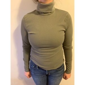Long sleeve turtle neck